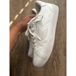 Cariuma Salvas White Leather Low Top Sneakers Mens 12 Womens 13.5 411301W26M120